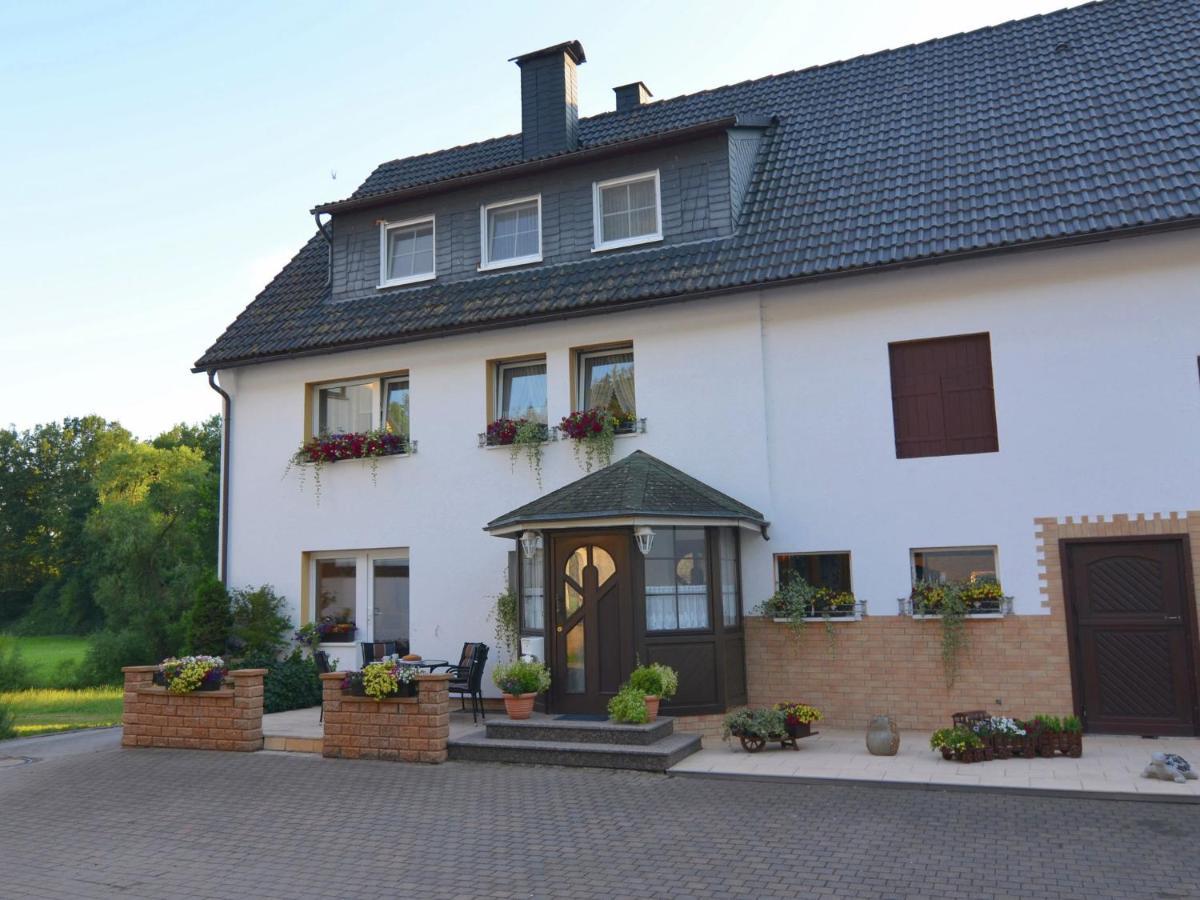 Modern Holiday Home Idyllic Setting With Terrace Medebach Exterior photo